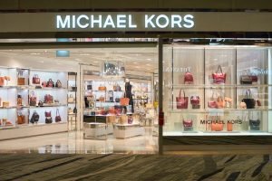 Michael Kors outlet is offering their Black Friday Sale !