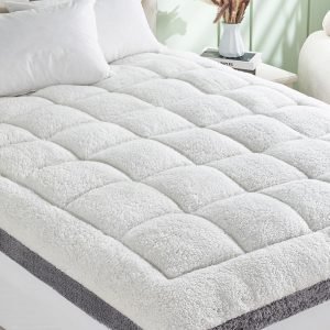 Warm sherpa mattress topper