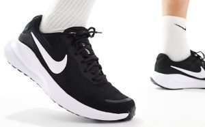 Nike Revolution 7 Running Shoes !