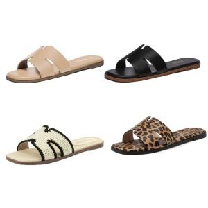 Women’s Flat Sandals