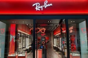 Shop Ray-Ban Sunglasses !