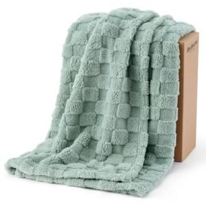 BEDSURE Checkered Fleece Throw